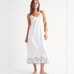 Abercrombie & Fitch Women's Embroidered Flowy Maxi Dress Linen Blend S